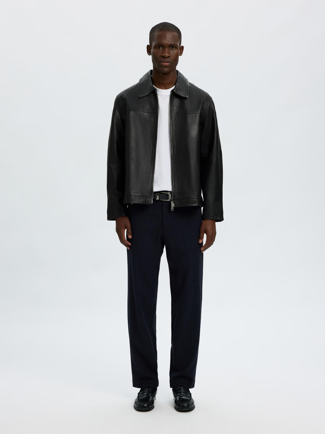 model_shot-front_full